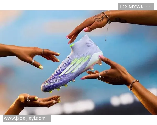 足球明星专属版足球鞋的魅力与科技结合,助力球员在赛场上展现非凡实力 足球明星专属版足球鞋的魅力与科技结合,助力球员在赛场上展现非凡实力