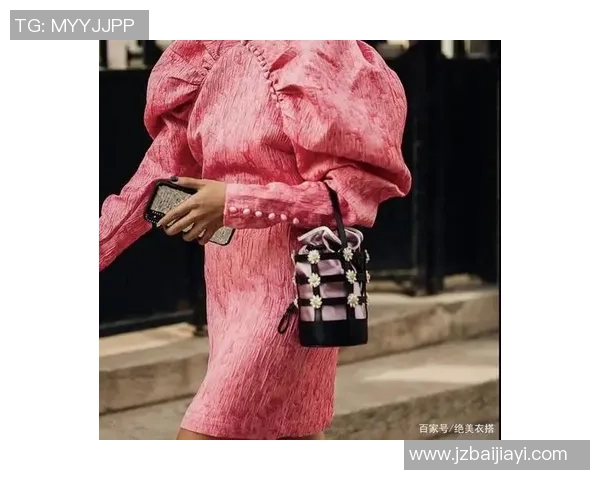 足球明星时尚风向标毛衣搭配引领潮流新趋势